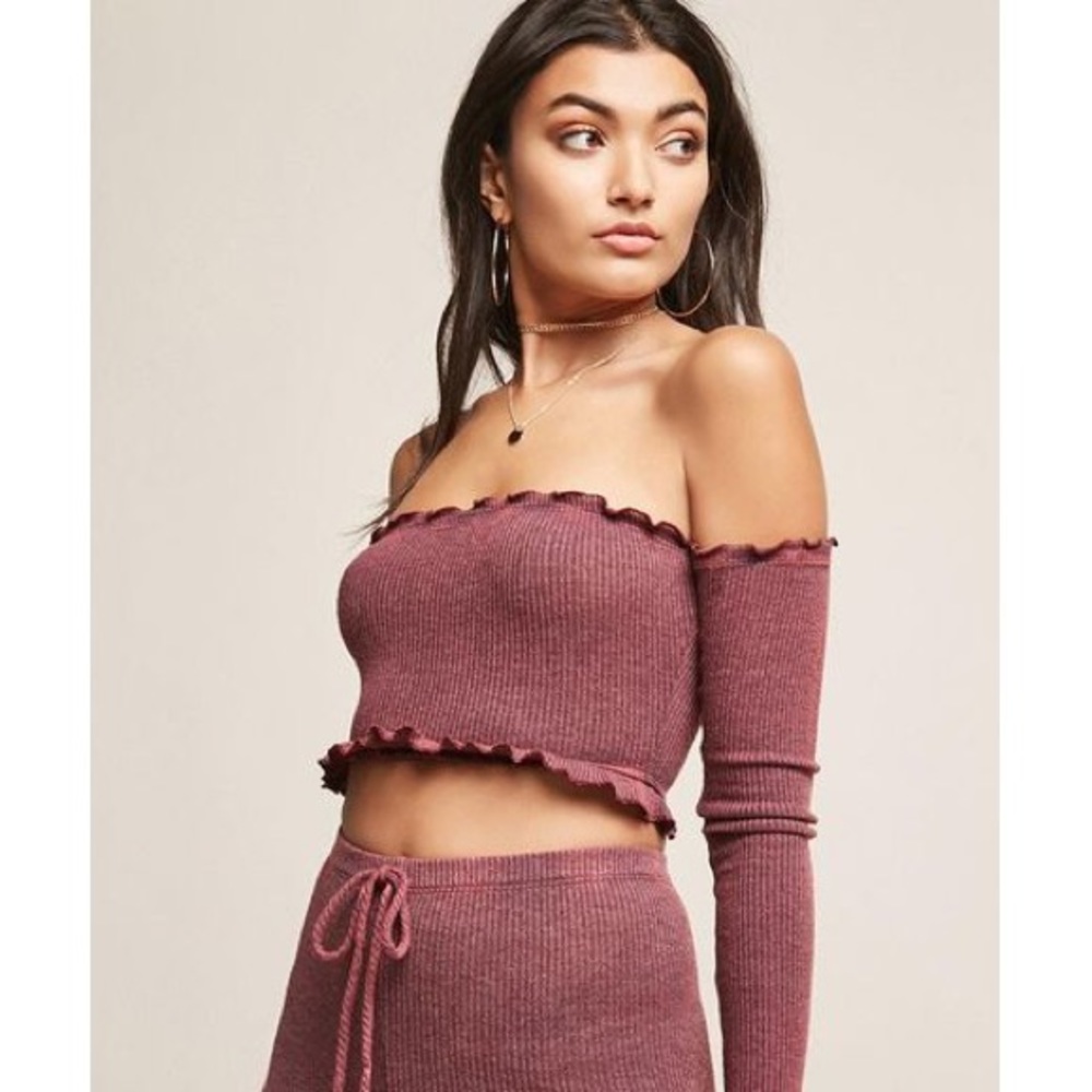 Ribbed Off-the-Shoulder Crop Top